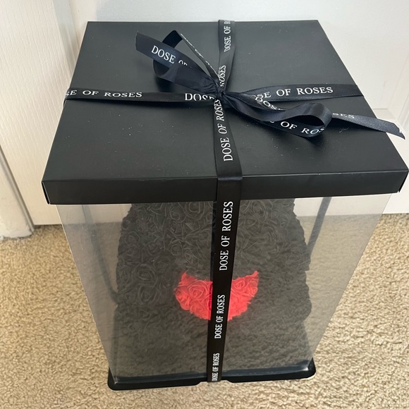 Dose of Roses Black Love Heart Rose Bear - Picture 4 of 5